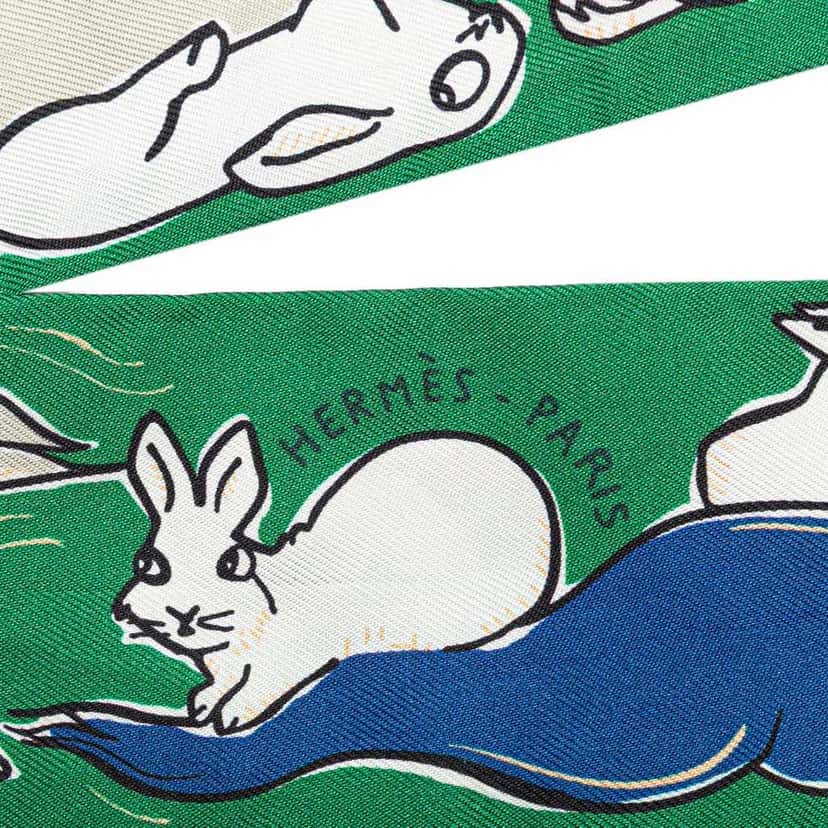 Hermès Mille et Un Lapins Silk Twilly Scarf Green Silk Very good condition - Back View