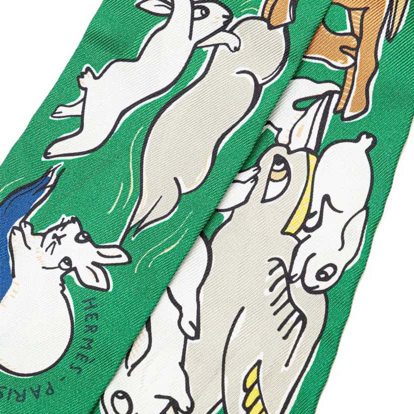 Hermès Mille et Un Lapins Silk Twilly Scarf Green Silk Very good condition - Box View