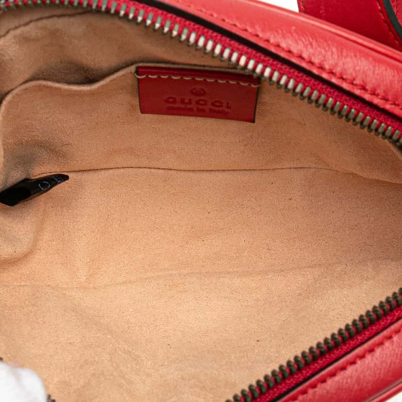 Gucci GG Marmont Matelasse Leather Belt Bag Red Leather Good condition - Model View
