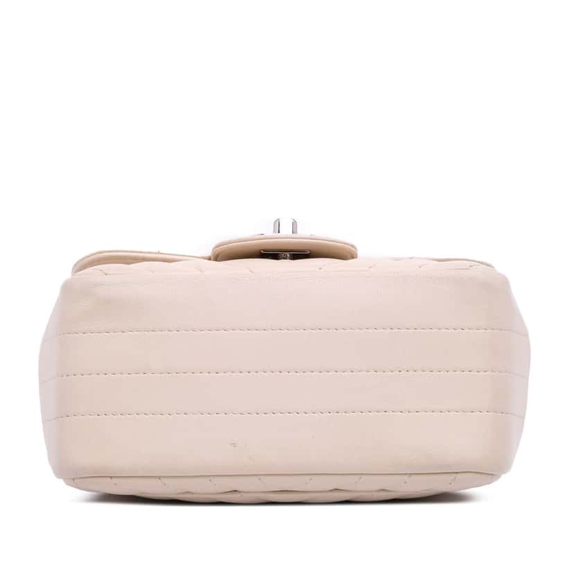Chanel Mini Square Classic Chevron Lambskin Single Flap White Leather Good condition - Inside View