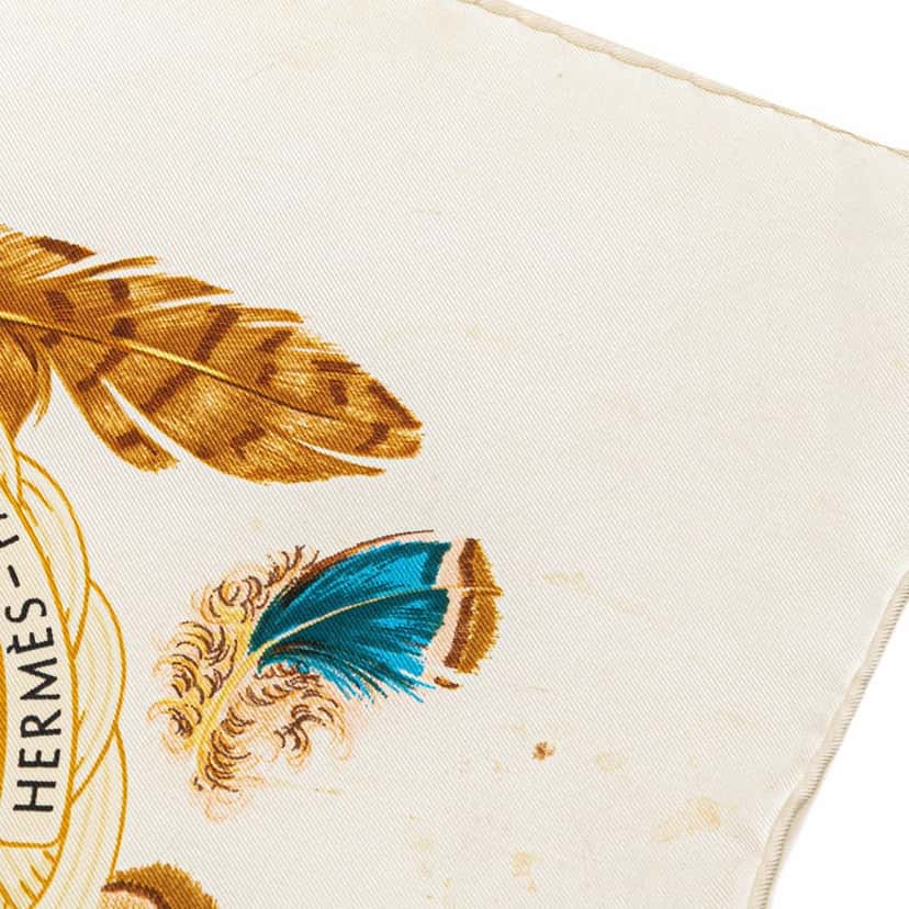 Hermès Couvee D'Hermes Silk Scarf White Silk Good condition - Box View