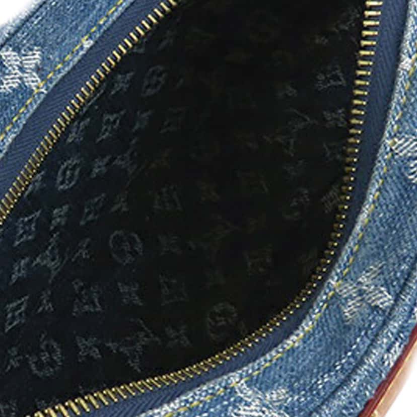 Louis Vuitton Monogram Denim Croissant MM Blue Denim Good condition - Model View