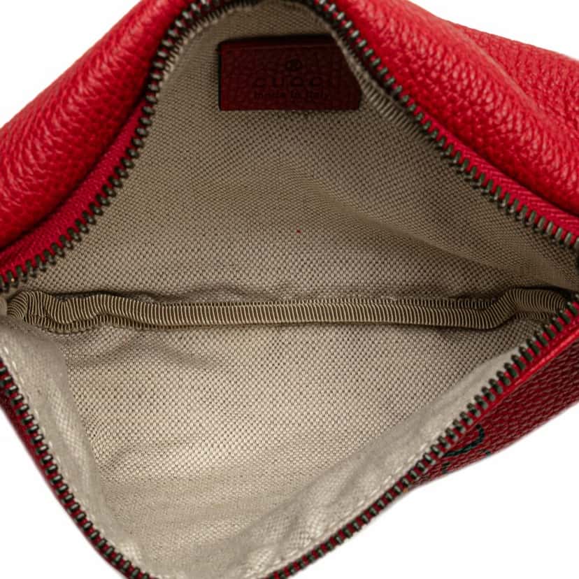 Gucci Small Leather Logo Belt Bag Red Leather Good condition - Model View
