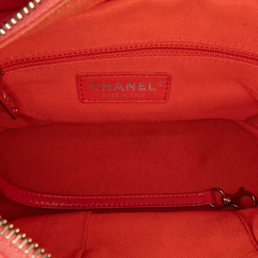 Chanel Small Aged Calfskin Gabrielle Crossbody Red Leather Good condition - Model View