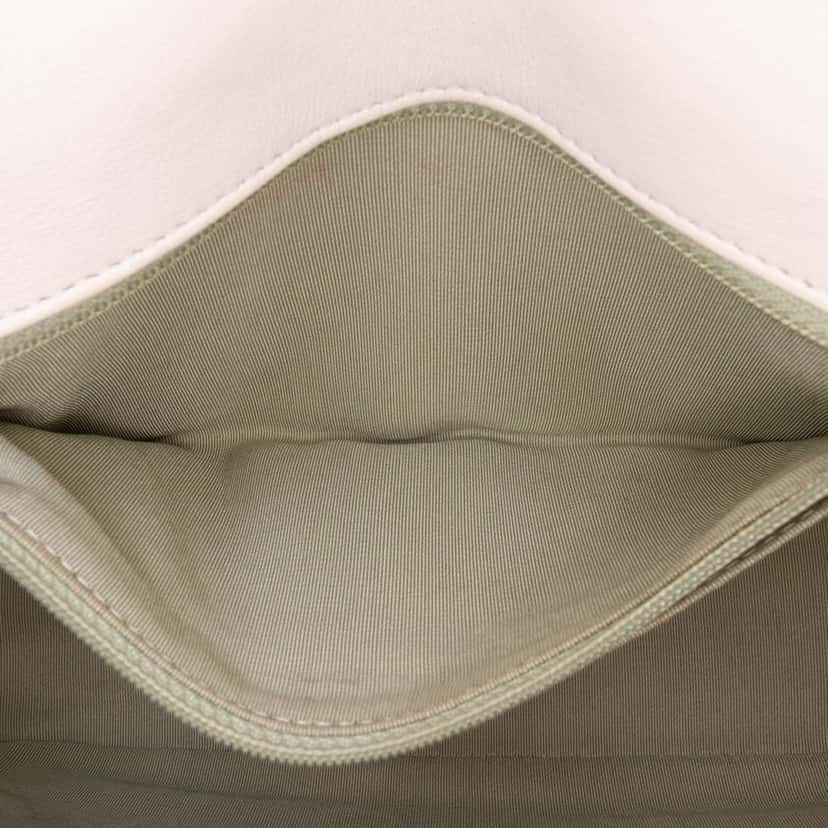 Chanel CC Quilted Calfskin Single Flap White Leather Good condition - Box View