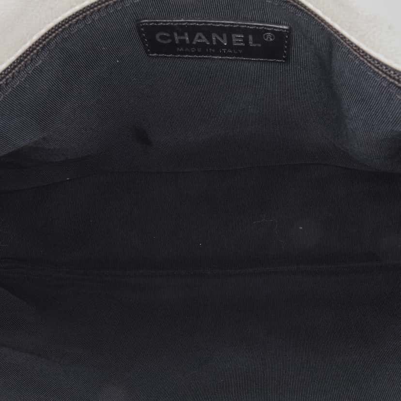 Chanel Large Iridescent Calfskin Chic Quilt Flap White Leather Fair condition - Model View