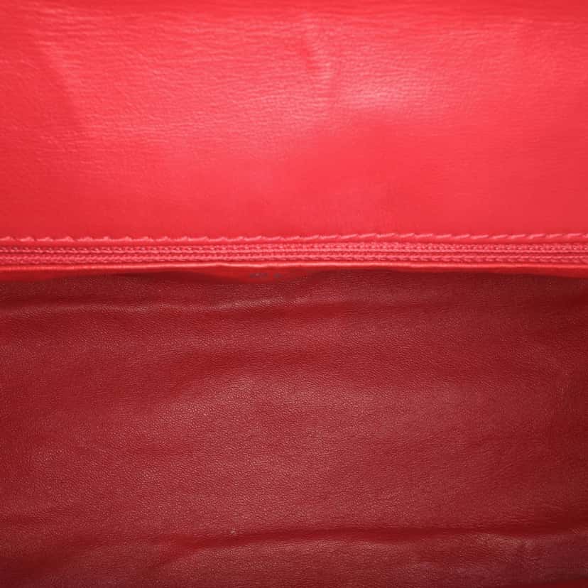 Chanel CC Chevron Patent Accordion Single Flap Red Leather Good condition - Model View