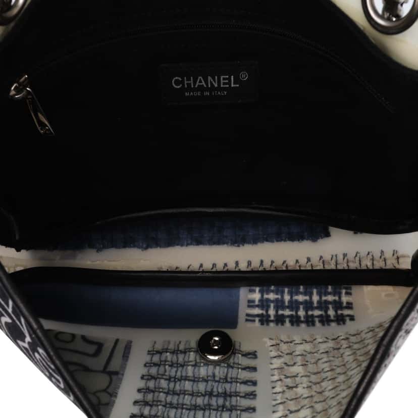 Chanel Medium PVC and Tweed Patchwork Single Flap White Good condition - Model View