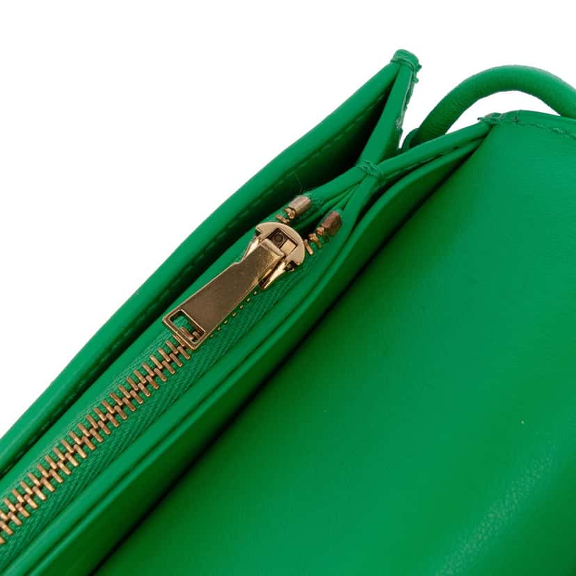 Bottega Veneta Nappa Intrecciato Studded Wallet On Strap Green Leather Good condition - Box View