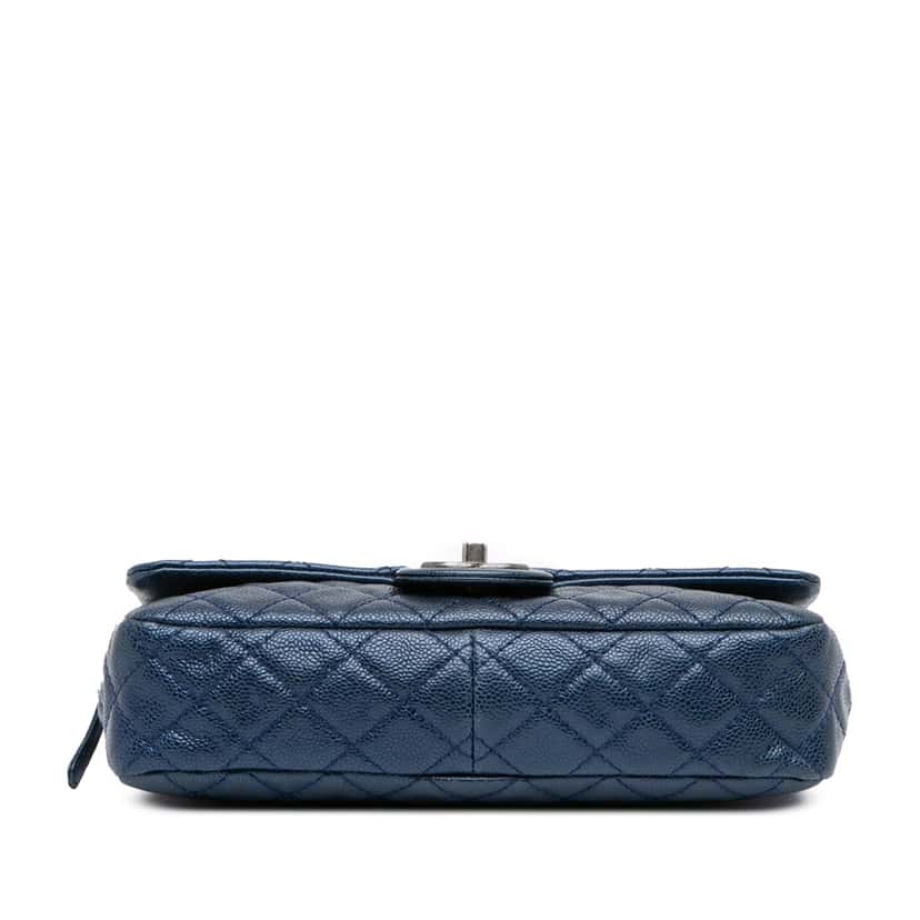 Chanel Medium Quilted Iridescent Caviar Easy Flap Blue Leather Good condition - Inside View