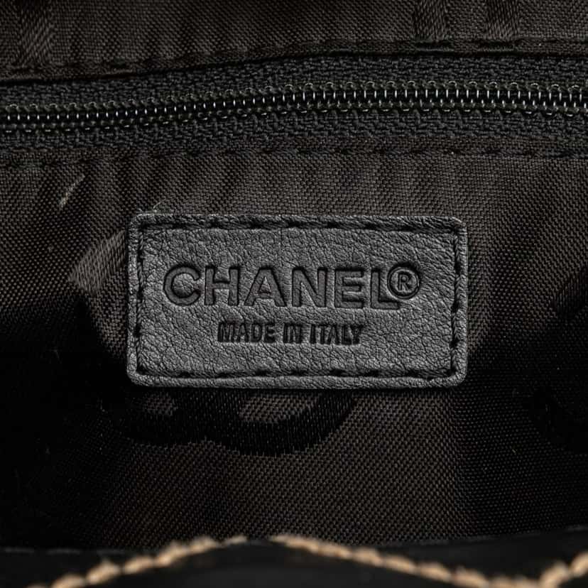 Chanel Medium CC Calfskin Wild Stitch Tote Black Leather Good condition - Box View