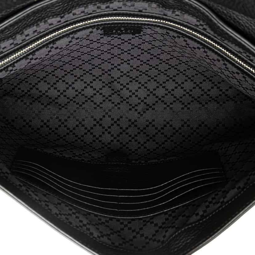 Gucci Pebbled Calfskin Portfolio Clutch Black Leather Good condition - Model View