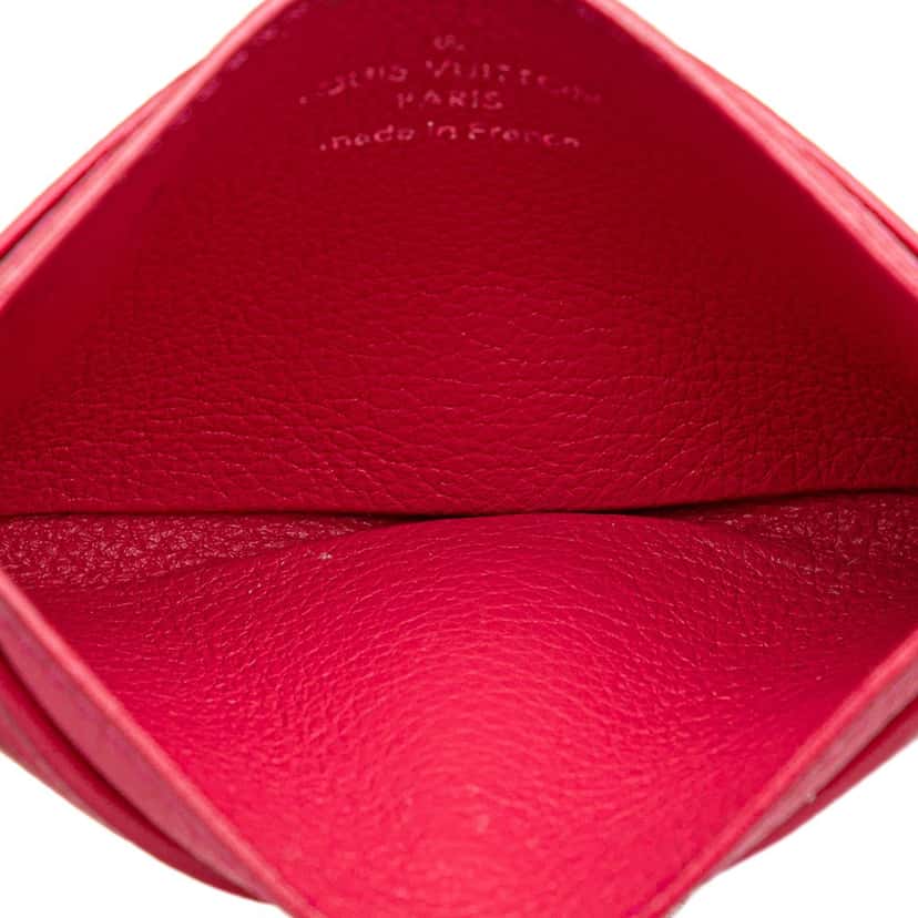 Louis Vuitton LockMe Card Holder Pink Leather Good condition - Model View