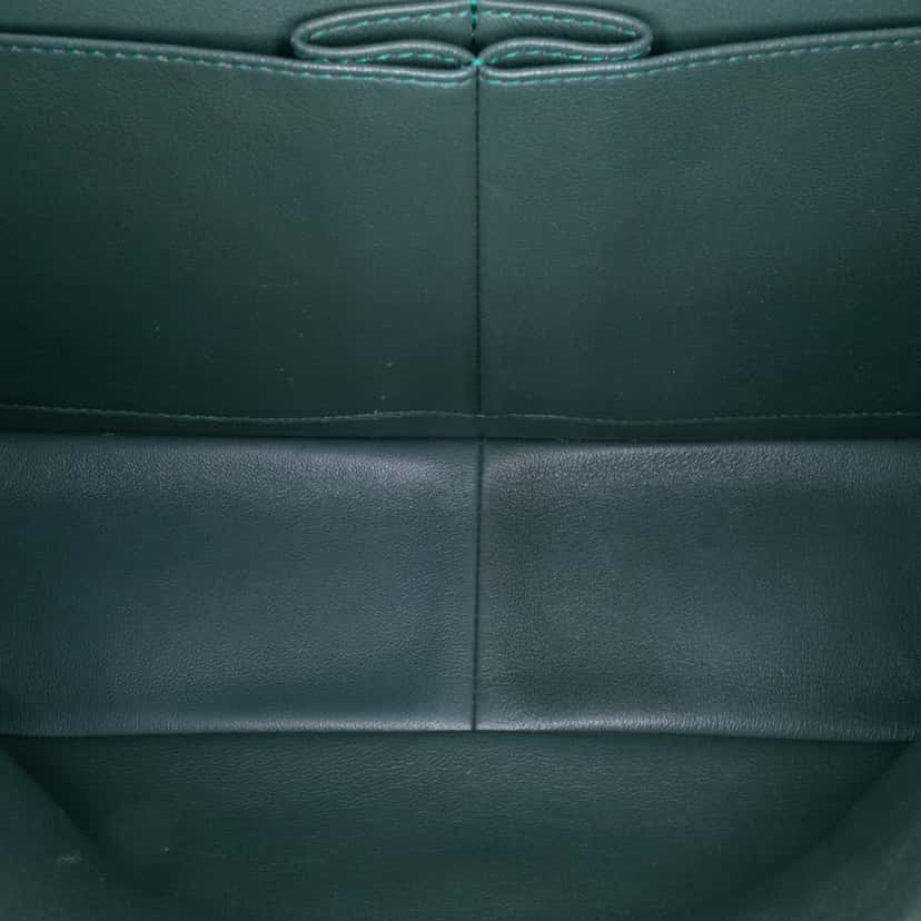 Chanel Jumbo Classic Chevron Lambskin Double Flap Green Leather Good condition - Model View