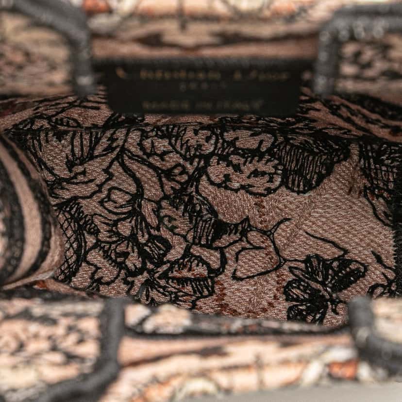 Dior Mini Embroidered Canvas Jardin Magique Vertical Book Tote Pink Canvas Good condition - Model View