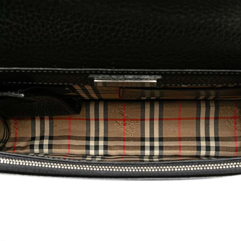 Burberry Leather Clutch Black Leather Good condition - Model View