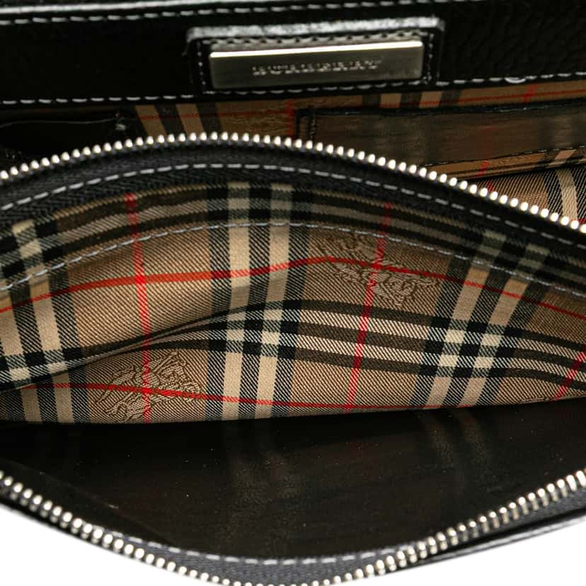 Burberry Leather Clutch Black Leather Good condition - Box View