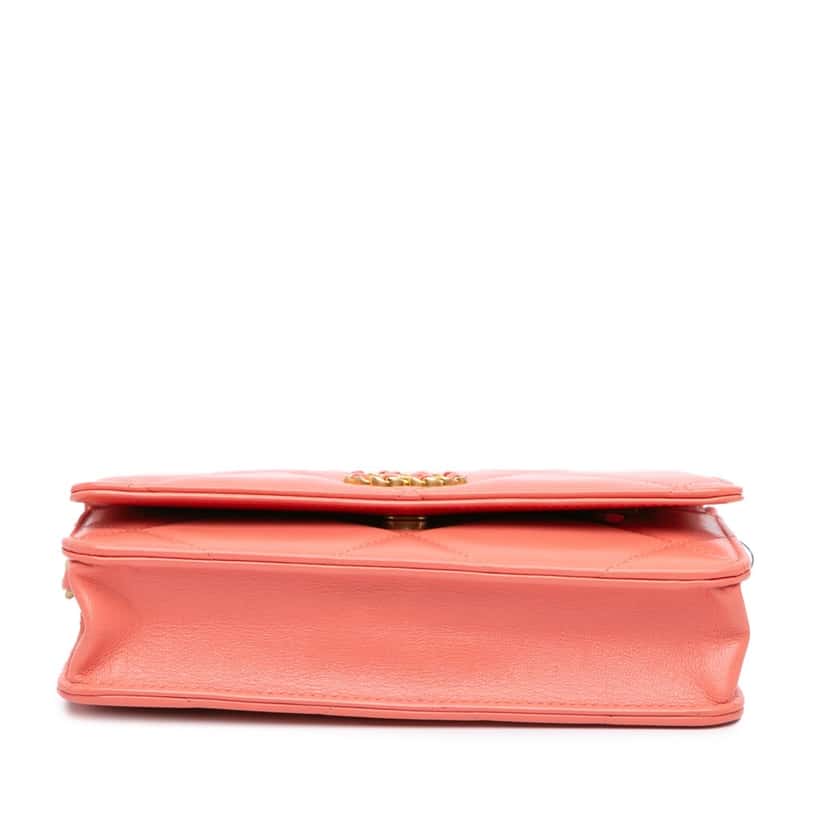 Chanel Quilted Lambskin 19 Wallet on Chain Pink Leather Good condition - Inside View