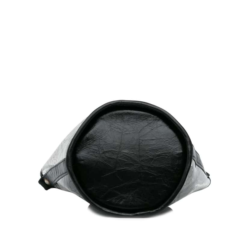 Chanel Camellia PVC Bucket Bag White Good condition - Model View