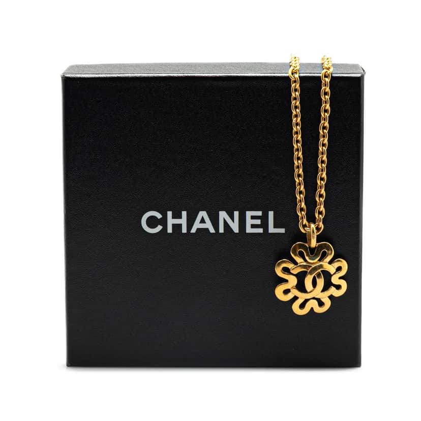 Chanel Gold Plated CC Flower Pendant Necklace Gold Metal Good condition - Box View