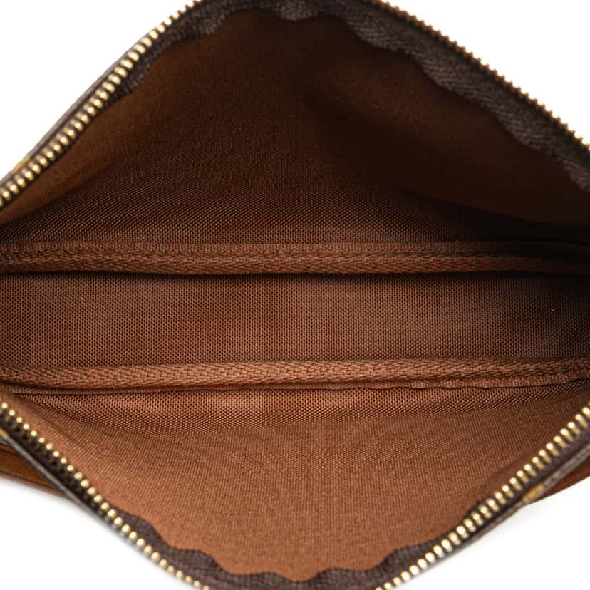 Louis Vuitton Monogram Pochette Accessoires Brown Canvas Good condition - Model View