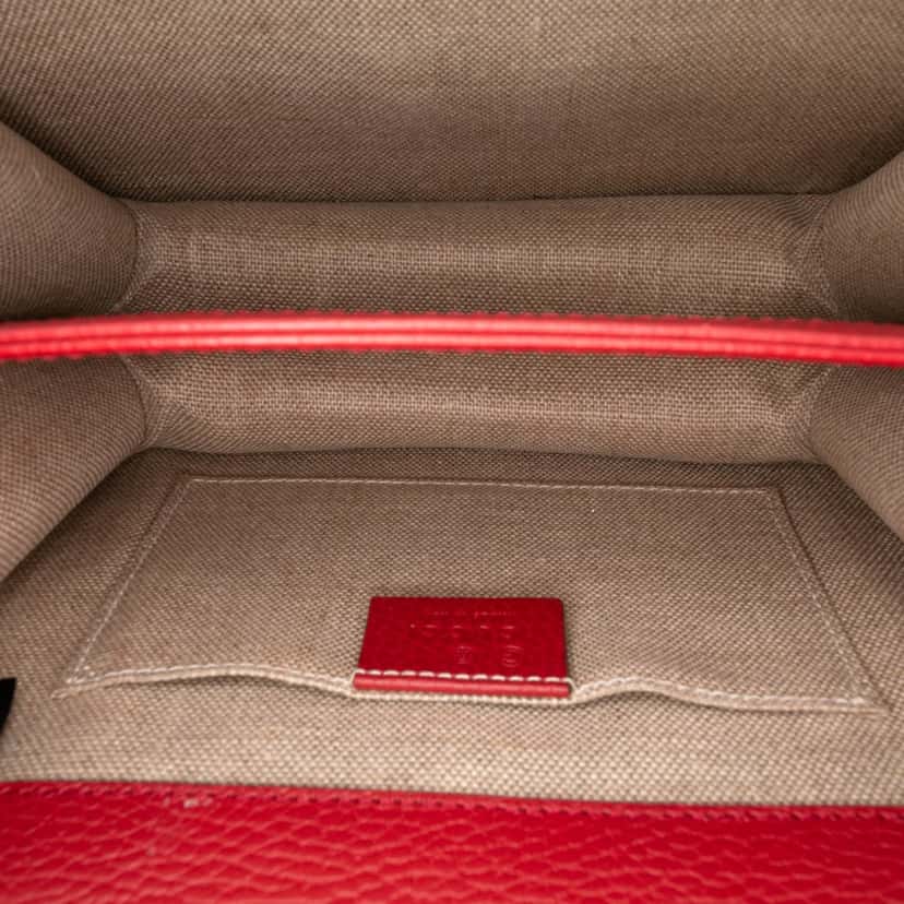 Gucci Small Dollar Calfskin Interlocking G Crossbody Red Leather Good condition - Model View