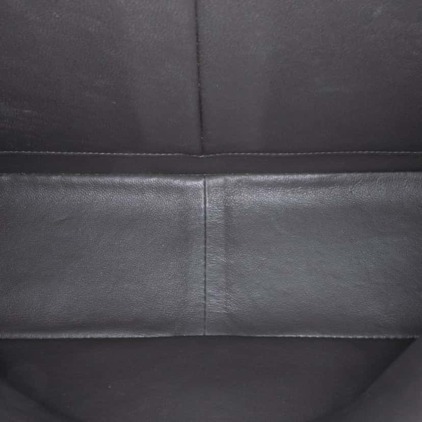 Chanel Jumbo Classic Lambskin Double Flap Grey Leather Good condition - Model View
