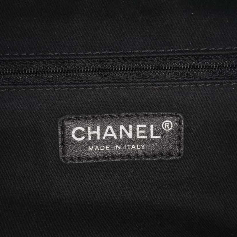 Chanel Jumbo Quilted Iridescent Caviar Easy Flap Brown Leather Good condition - Box View