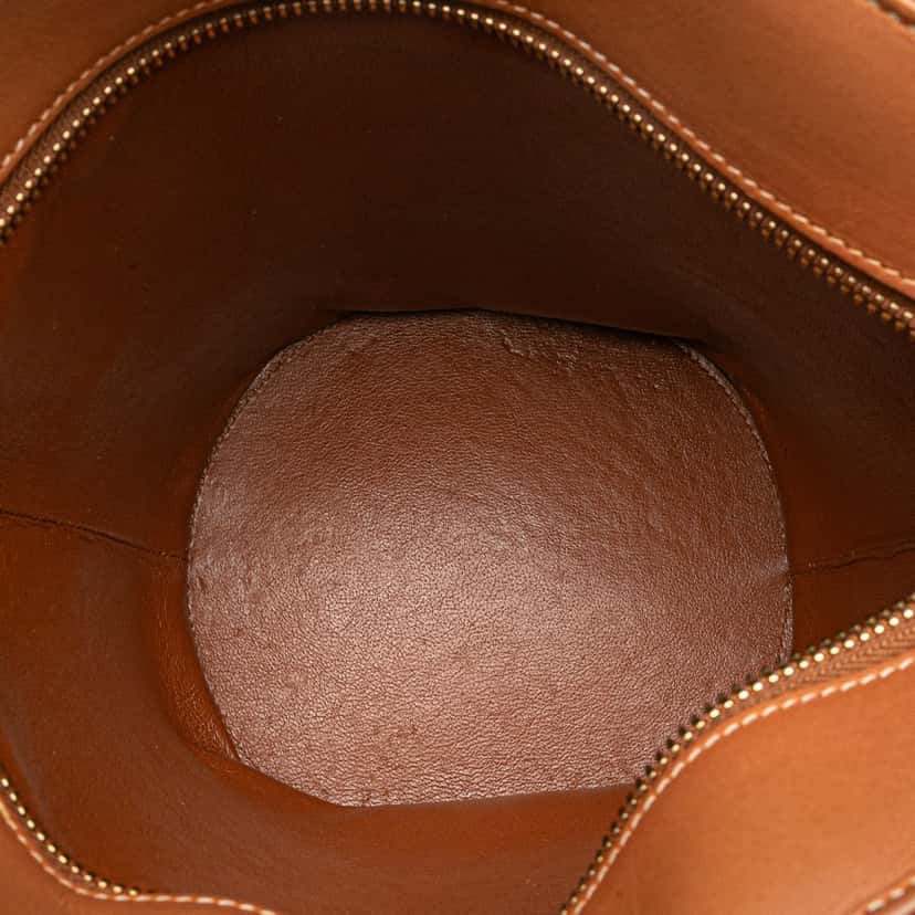 Celine Leather Crecy Bucket Bag Brown Leather Good condition - Model View