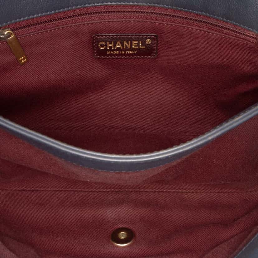 Chanel Paris Dallas Quilted Calfskin Chic Stitch Flap Blue Leather Good condition - Model View
