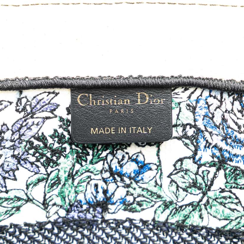 Dior Medium Canvas Embroidered Flowers Book Tote Blue Canvas Good condition - Model View