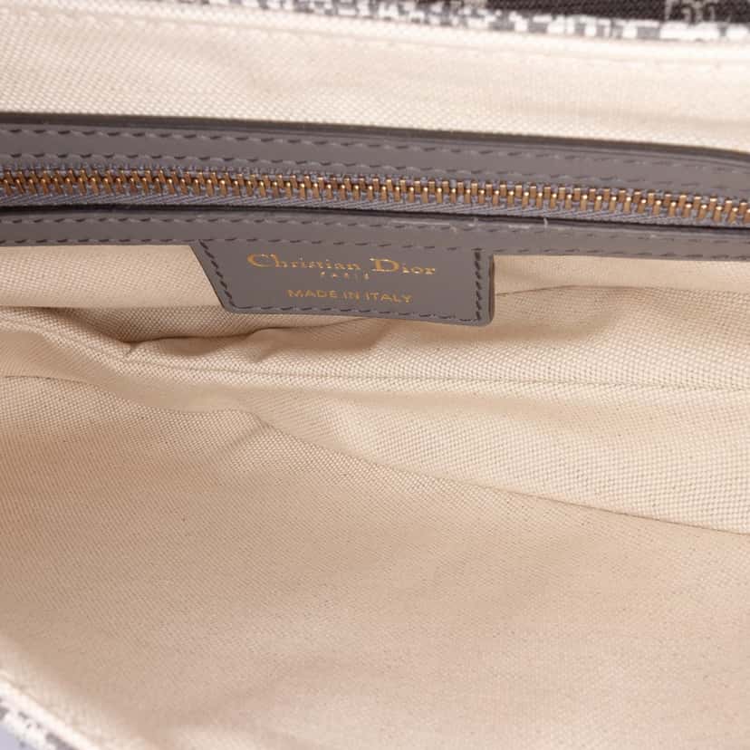 Dior Canvas Reverse Embroidered Toile De Jouy Saddle Bag Grey Canvas Good condition - Model View