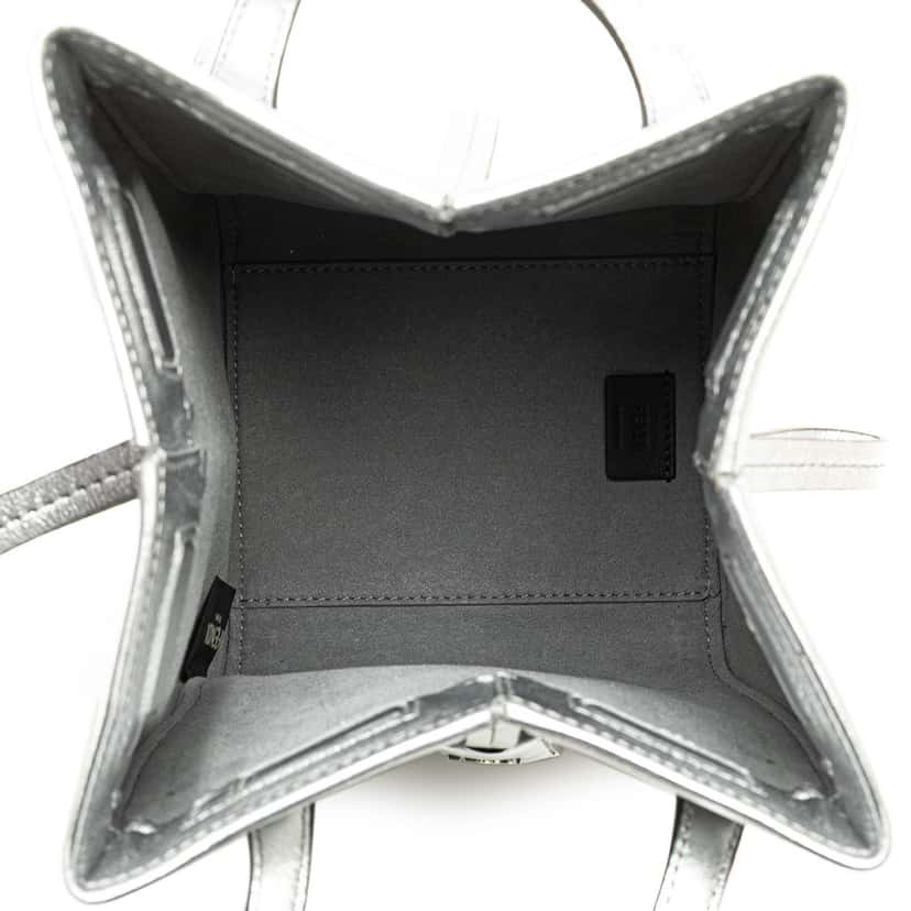 Fendi Mini Leather Origami Shoulder Bag Silver Leather Good condition - Model View