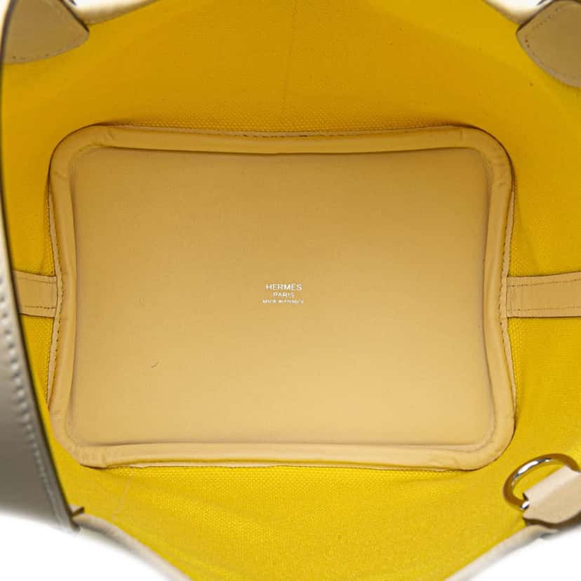 Hermès Toile Goeland and Swift Cargo Picotin Lock 18 Yellow Canvas Good condition - Model View
