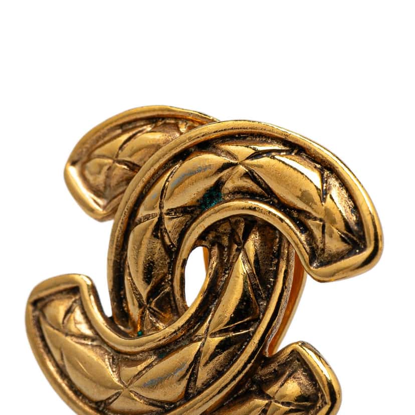 Chanel Gold Plated CC Quilted Clip On Earrings Gold Metal Good condition - Box View