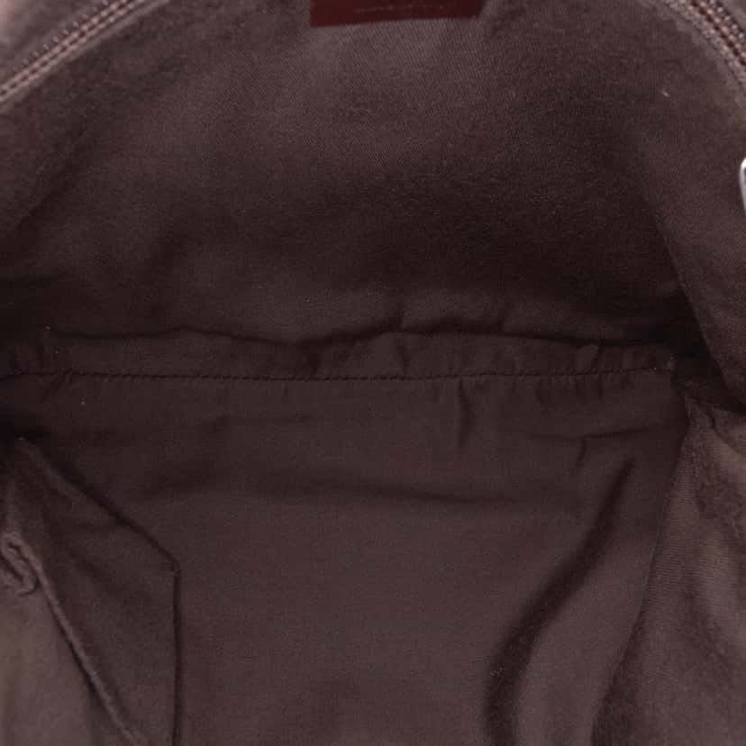 Gucci GG Canvas Crossbody Brown Canvas Good condition - Model View
