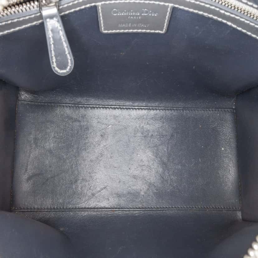 Dior Medium Metallic Patent Microcannage Lady Dior Silver Leather Good condition - Model View