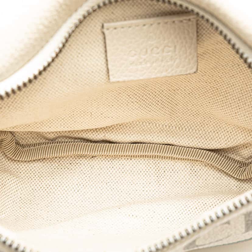 Gucci Leather Logo Belt Bag White Leather Good condition - Model View