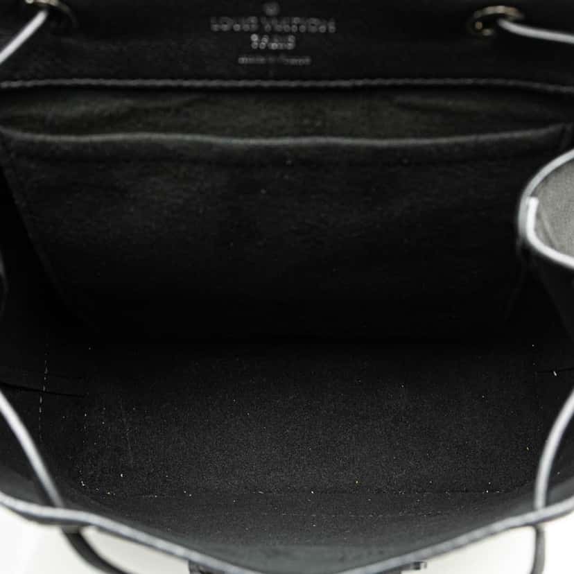 Louis Vuitton Taurillon Lockme Backpack Black Leather Good condition - Model View