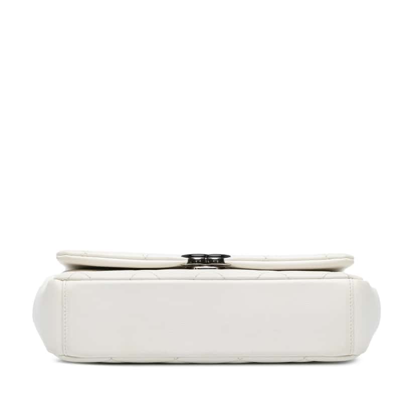 Chanel Medium Quilted Caviar My Everything Flap White Leather Good condition - Inside View