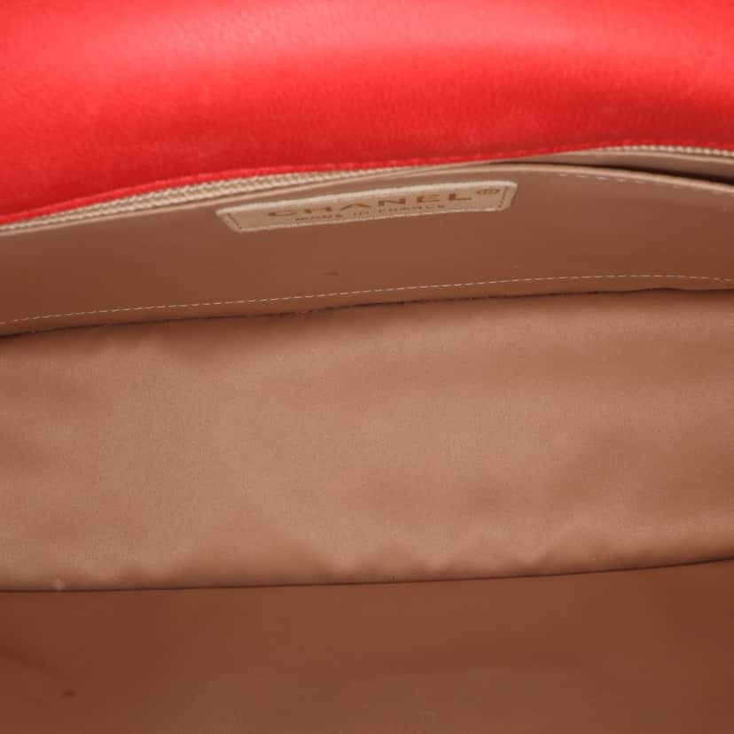 Chanel Large Quilted Lambskin Golden Class Flap Red Leather Good condition - Model View