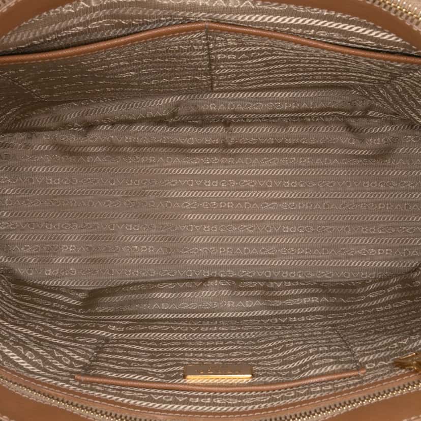Prada Large Saffiano Lux Galleria Double Zip Satchel Brown Leather Good condition - Model View