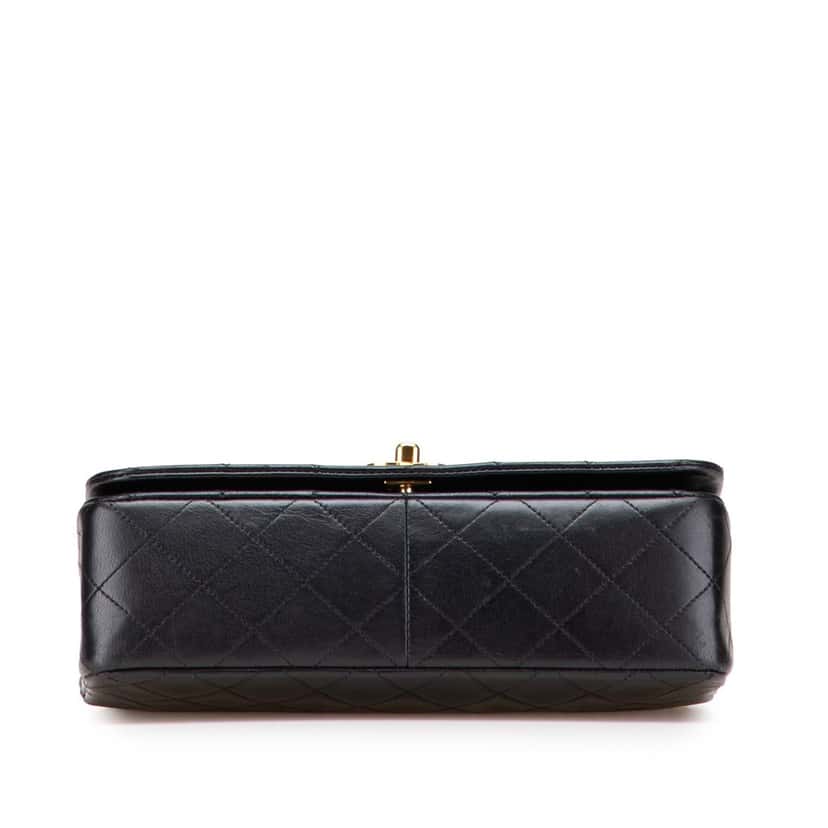 Chanel Medium Quilted Lambskin Full Flap Black Leather Good condition - Inside View