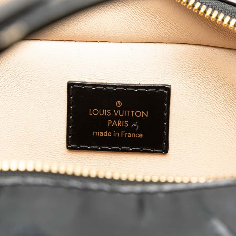 Louis Vuitton Quilted Lambskin Malletage Dora PM Black Leather Good condition - Box View