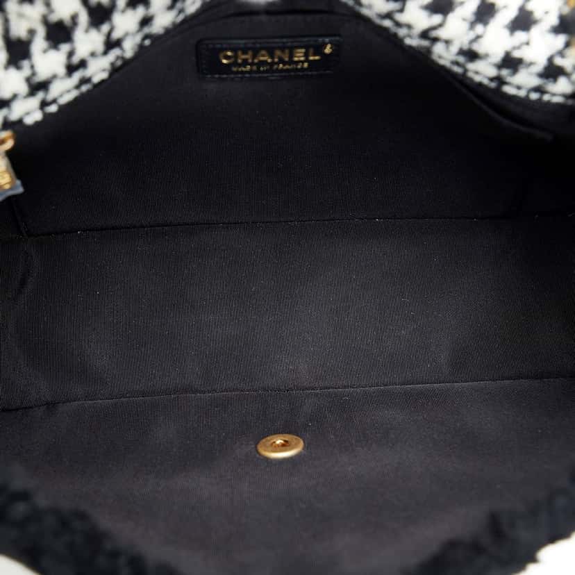 Chanel CC Shoulder Bag Black Good condition - Box View