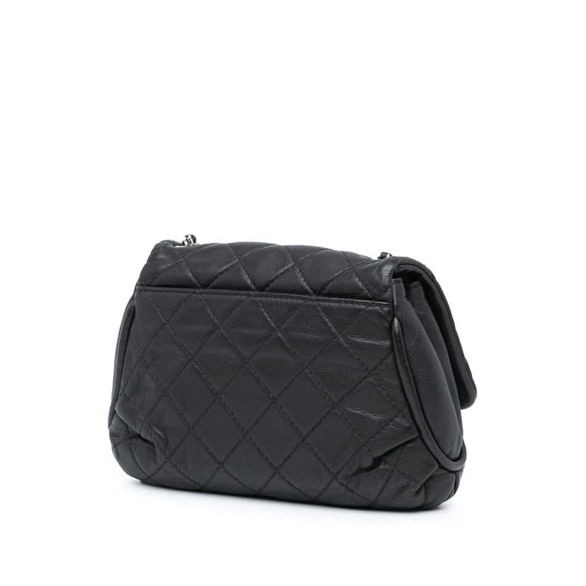 Chanel Quilted Calfskin Curvy Flap Black Leather Good condition - Back View