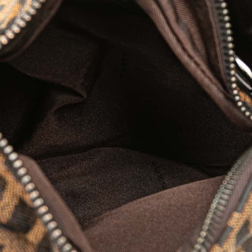 Fendi Zucca Canvas Oyster Shoulder Bag Brown Canvas Good condition - Model View