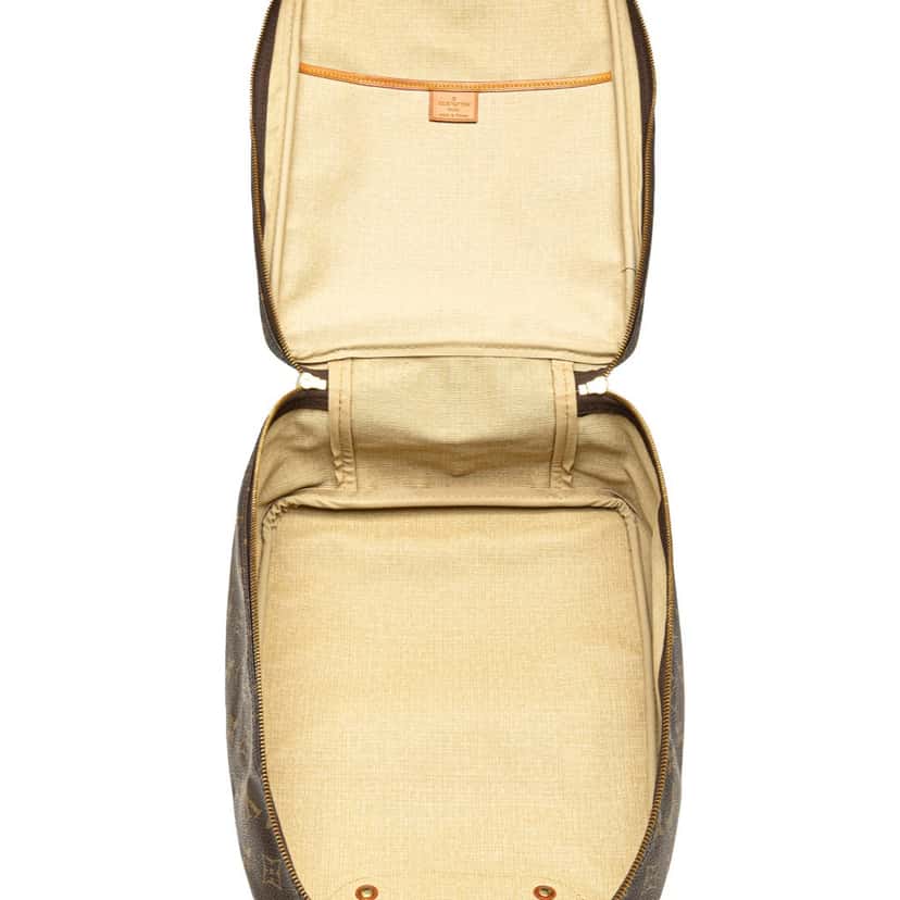 Louis Vuitton Monogram Excursion Brown Canvas Good condition - Model View