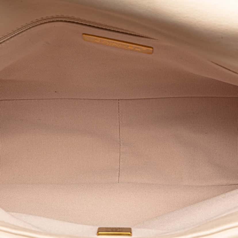 Chanel Large Lambskin 19 Flap Brown Leather Very good condition - Model View