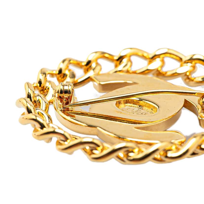 Chanel Gold Plated CC Turnlock Chain Brooch Gold Metal Good condition - Model View